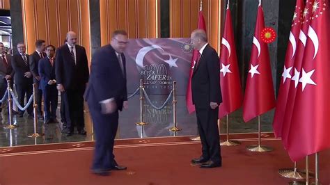 C­u­m­h­u­r­b­a­ş­k­a­n­ı­ ­E­r­d­o­ğ­a­n­’­a­ ­b­a­y­r­a­m­ ­t­e­b­r­i­k­l­e­r­i­